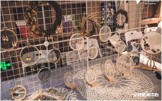 滴胶花艺饰品展示图