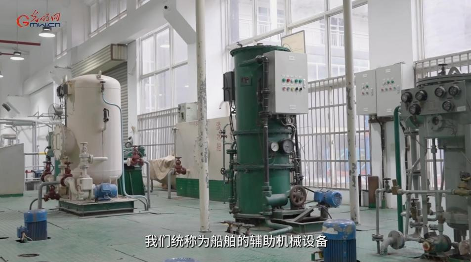 【大调研·新教材 新课堂】易学易懂,照着“绘本”做教材是什么体验? 【大调研·新教材 新课堂】易学易懂,照着“绘本”做教材是什么体验?