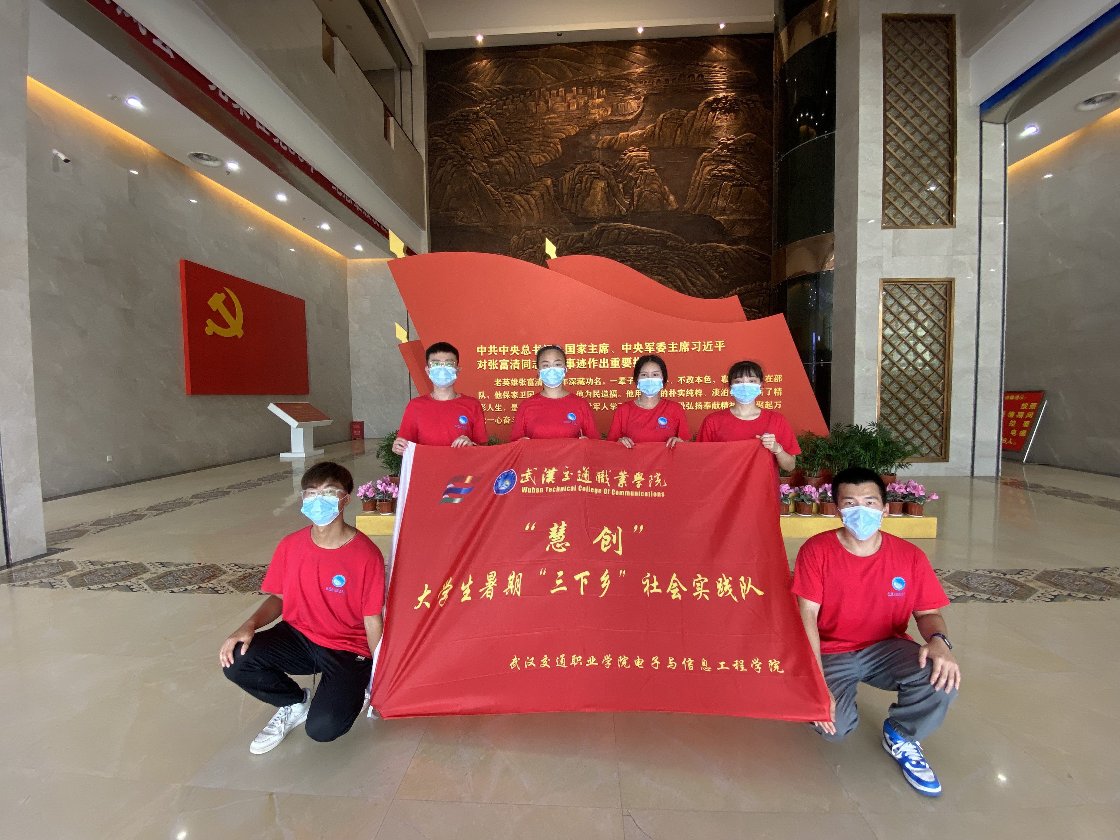 1629018134859774.jpg 合影2.JPG