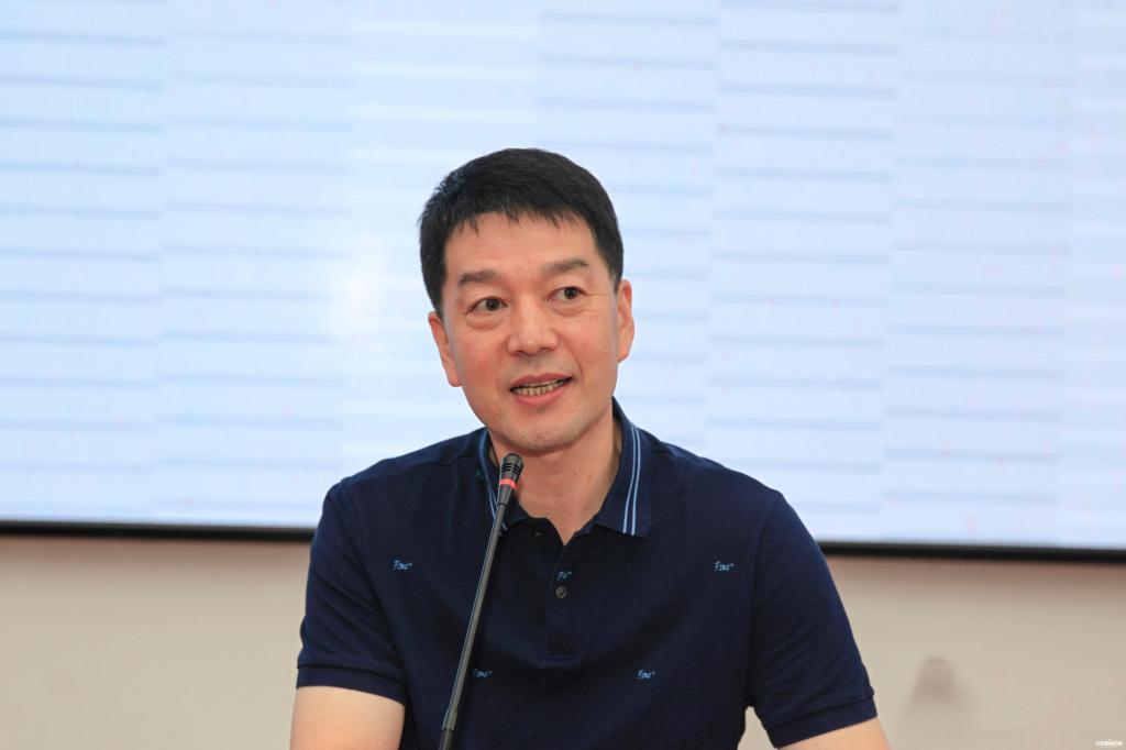 党委书记杨震致辞